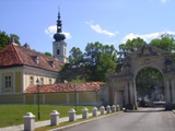 Busausflüge in den Wienerwald und zum Stift Heiligenkreuz